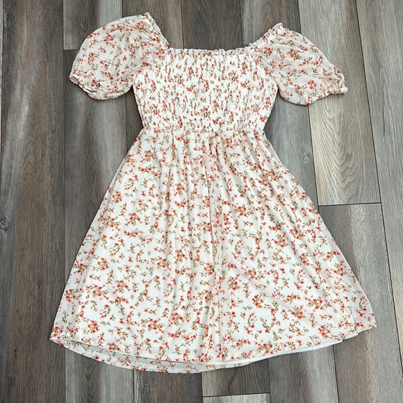 Dress - Picture 4 of 4